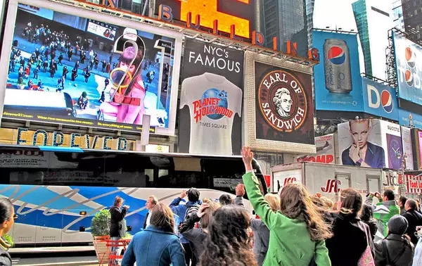 传统的广告行业在经历寒冬,只有户外广告最争气 传统的广告行业在经历寒冬,只有户外广告最争气